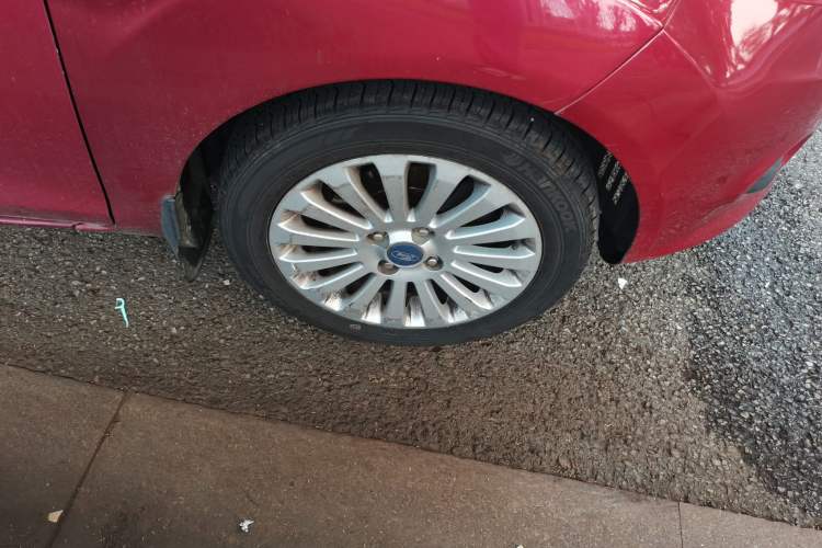 Used Ford Fiesta 2011 Hatchback 1.5L Automatic Fashion Edition Right Front Wheel Hub