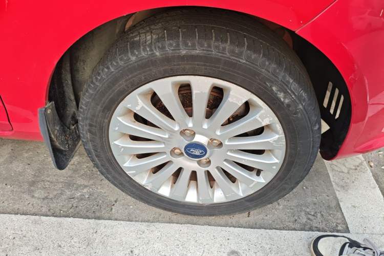 Used Ford Fiesta 2011 Hatchback 1.5L Automatic Fashion Edition Right Front Wheel Hub