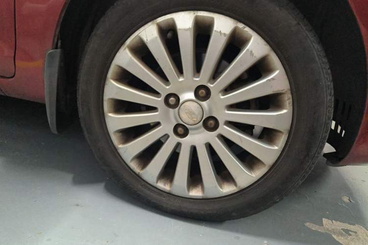 Used Ford Fiesta 2011 Hatchback 1.5L Automatic Fashion Edition Right Front Wheel Hub