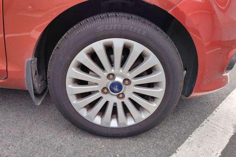 Used Ford Fiesta 2011 Hatchback 1.5L Manual Fashion Edition Right Front Wheel Hub