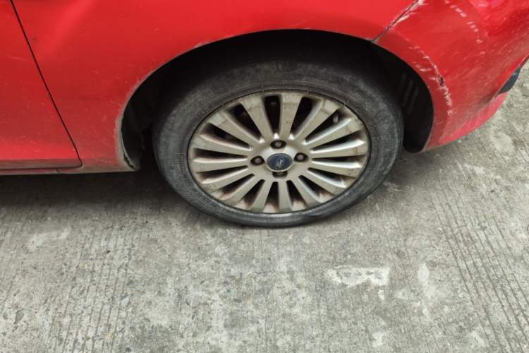 Used Ford Fiesta 2011 Hatchback 1.5L Automatic Fashion Edition Right Front Wheel Hub