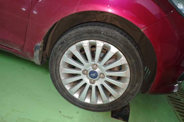 Used Ford Fiesta 2011 Sedan 1.5L Automatic Fashion Edition Right Front Wheel Hub