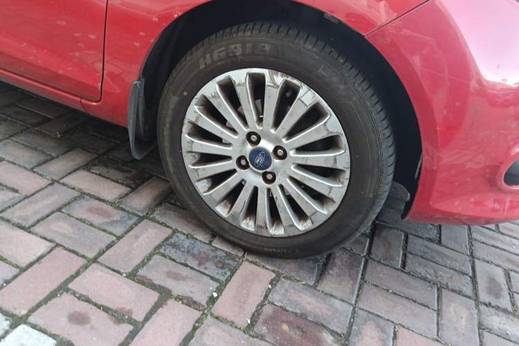 Used Ford Fiesta 2011 Hatchback 1.5L Automatic Fashion Edition Right Front Wheel Hub