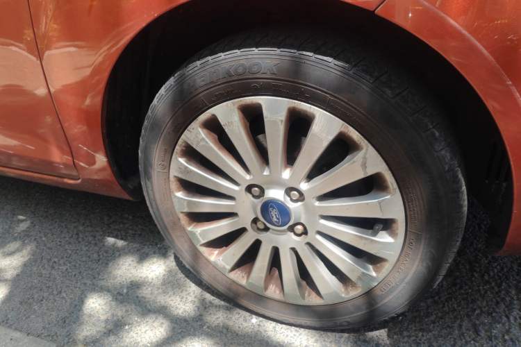 Used Ford Fiesta 2011 Hatchback 1.5L Automatic Fashion Edition Right Front Wheel Hub
