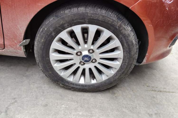 Used Ford Fiesta 2011 Hatchback 1.5L Automatic Fashion Edition Right Front Wheel Hub