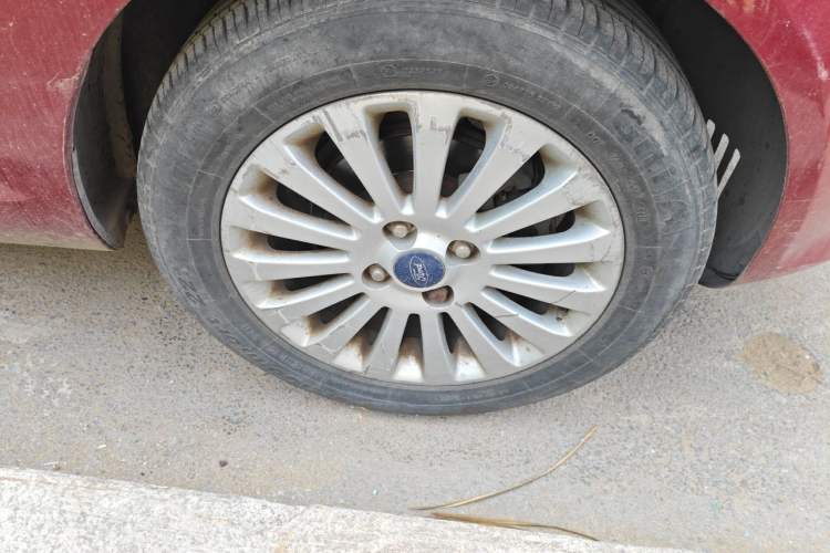 Used Ford Fiesta 2011 Hatchback 1.5L Automatic Fashion Edition Right Front Wheel Hub