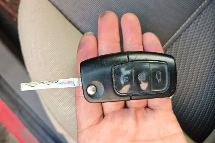 Used Ford Fiesta 2011 Hatchback 1.5L Automatic Fashion Edition Vehicle Key