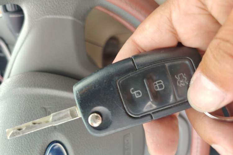 Used Ford Fiesta 2011 Sedan 1.5L Manual Fashion Edition Vehicle Key