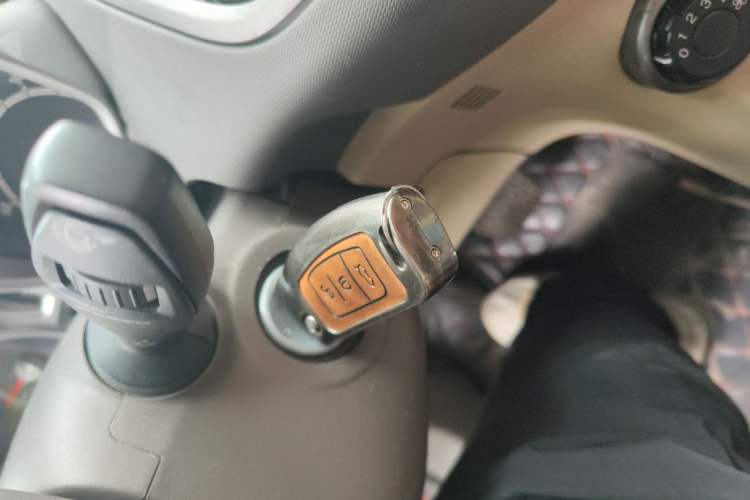 Used Ford Fiesta 2011 Hatchback 1.5L Automatic Fashion Edition Vehicle Key
