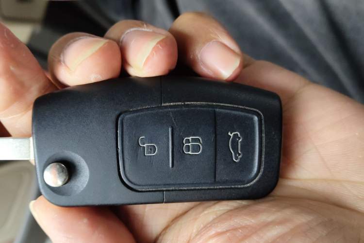 Used Ford Fiesta 2011 Hatchback 1.5L Automatic Fashion Edition Vehicle Key