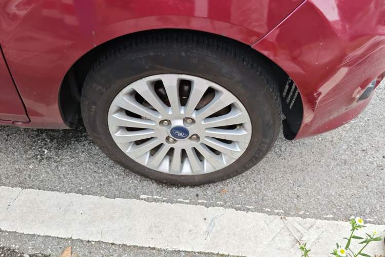 Used Ford Fiesta 2011 Hatchback 1.5L Manual Fashion Edition Right Front Wheel Hub