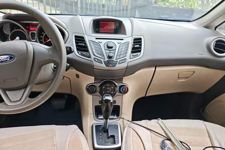 Used Ford Fiesta 2011 Sedan 1.5L Automatic Fashion Edition Audio And AC Panel
