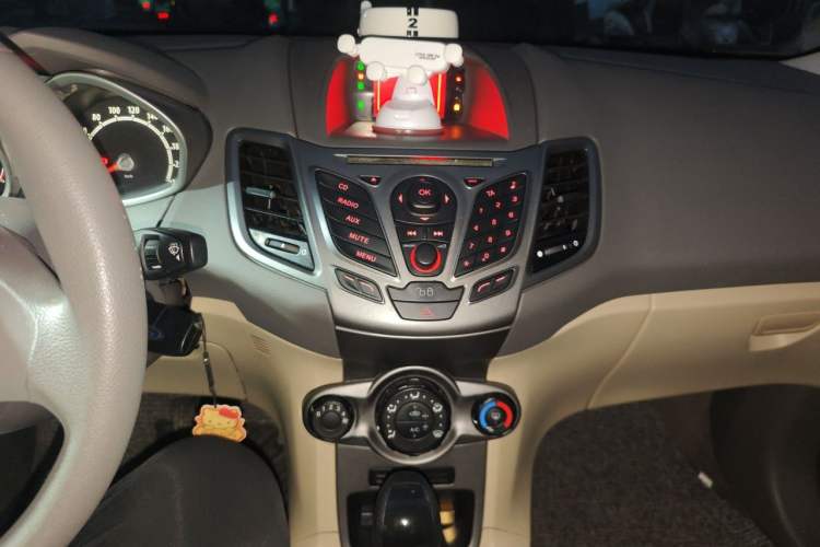 Used Ford Fiesta 2011 Hatchback 1.5L Automatic Fashion Edition Audio And AC Panel