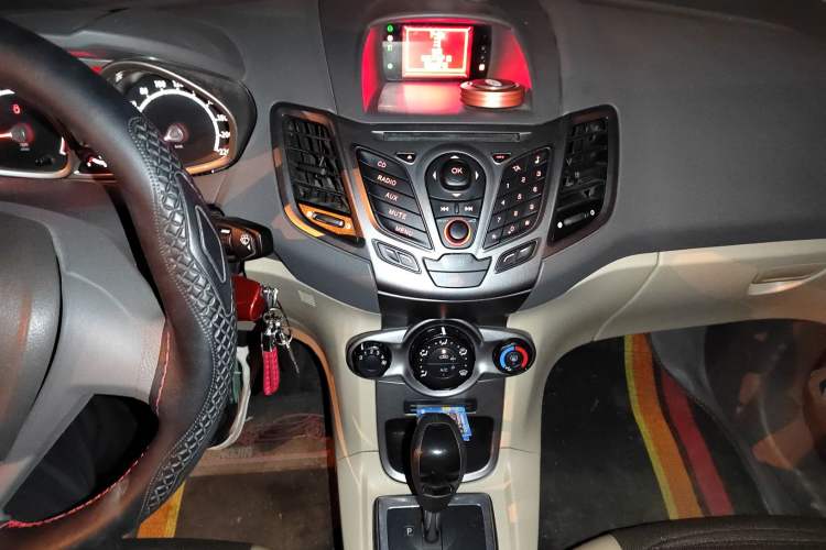 Used Ford Fiesta 2011 Sedan 1.5L Automatic Fashion Edition Audio And AC Panel