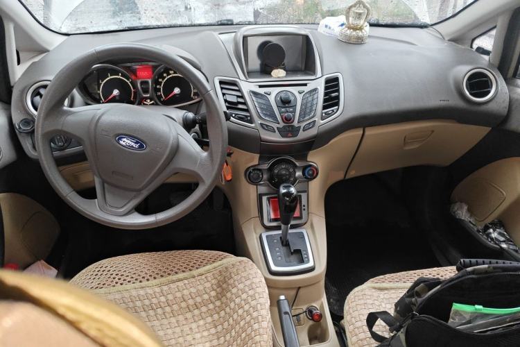 Used Ford Fiesta 2011 Sedan 1.5L Automatic Fashion Edition Center Console