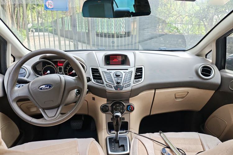 Used Ford Fiesta 2011 Sedan 1.5L Automatic Fashion Edition Center Console