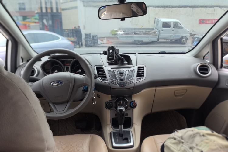 Used Ford Fiesta 2011 Sedan 1.5L Automatic Fashion Edition Center Console