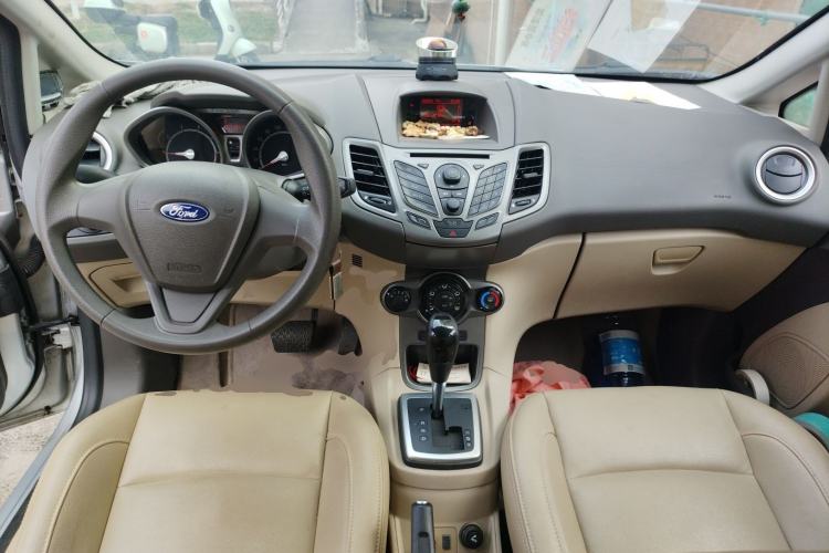 Used Ford Fiesta 2011 Hatchback 1.5L Automatic Fashion Edition Center Console