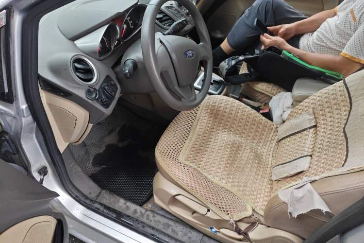 Used Ford Fiesta 2011 Sedan 1.5L Automatic Fashion Edition Driver Seat
