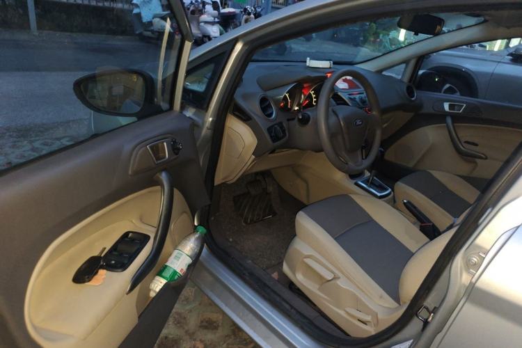 Used Ford Fiesta 2011 Hatchback 1.5L Automatic Fashion Edition Driver Seat