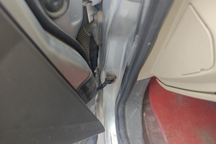 Used Ford Fiesta 2011 Sedan 1.5L Manual Fashion Edition Driver Seat