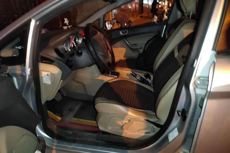 Used Ford Fiesta 2011 Sedan 1.5L Automatic Fashion Edition Driver Seat