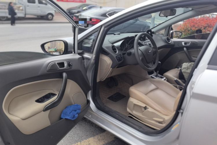 Used Ford Fiesta 2011 Sedan 1.5L Automatic Fashion Edition Driver Seat