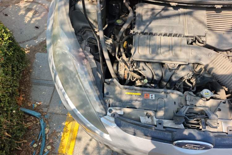 Used Ford Fiesta 2011 Hatchback 1.5L Automatic Fashion Edition Engine Bay Right