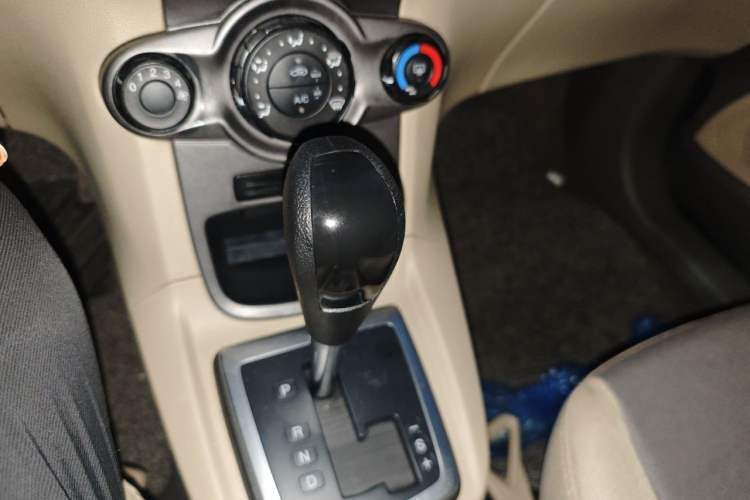 Used Ford Fiesta 2011 Hatchback 1.5L Automatic Fashion Edition Gear Lever