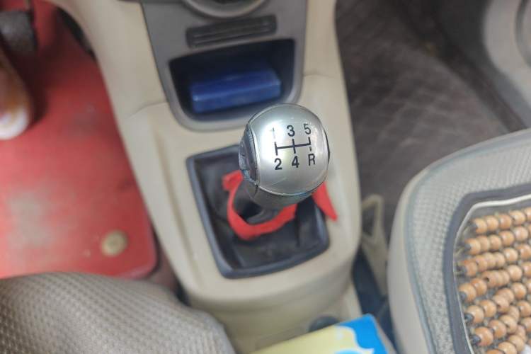 Used Ford Fiesta 2011 Sedan 1.5L Manual Fashion Edition Gear Lever