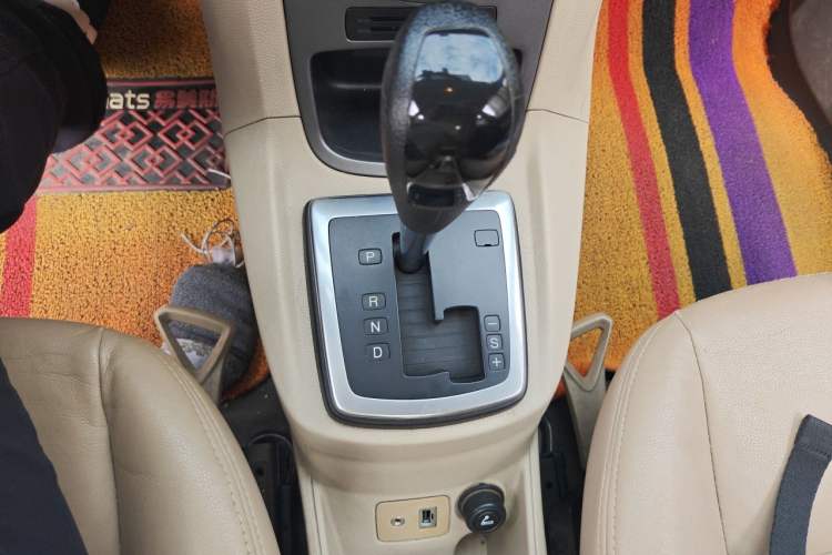 Used Ford Fiesta 2011 Sedan 1.5L Automatic Fashion Edition Gear Lever