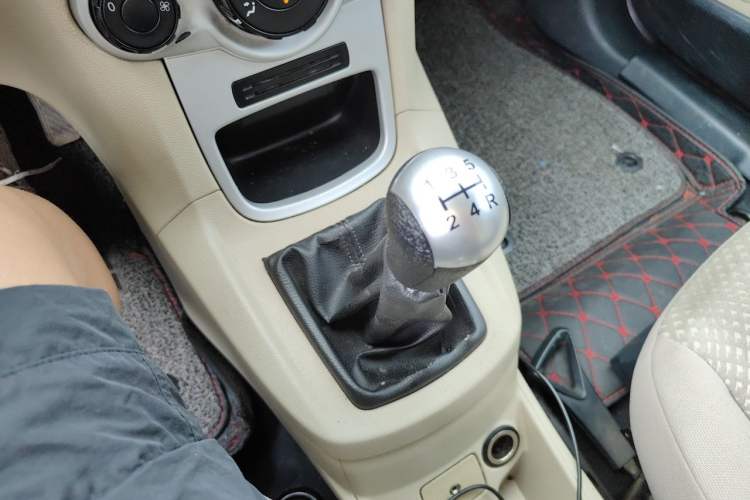 Used Ford Fiesta 2011 Sedan 1.5L Manual Fashion Edition Gear Lever