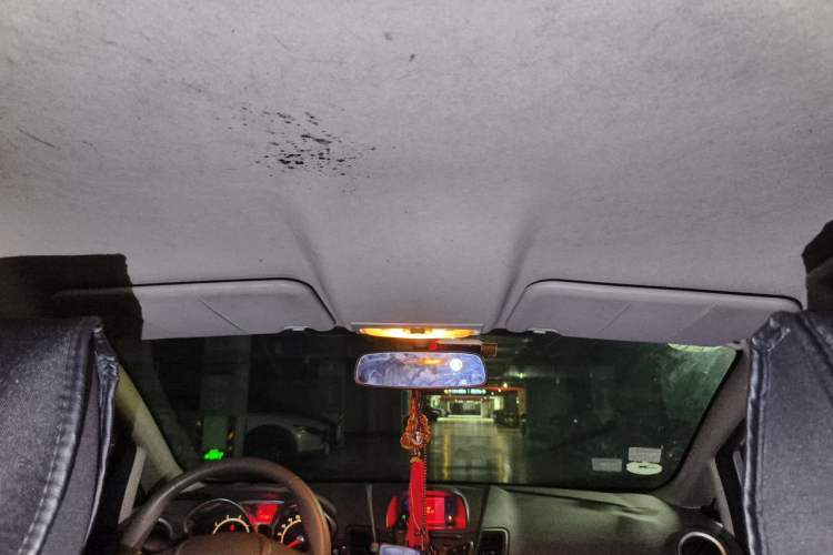 Used Ford Fiesta 2011 Sedan 1.5L Automatic Fashion Edition Headliner