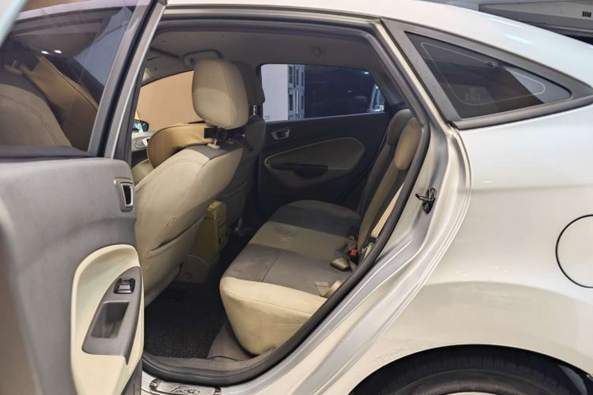 Used Ford Fiesta 2011 Sedan 1.5L Automatic Fashion Edition Interior 4