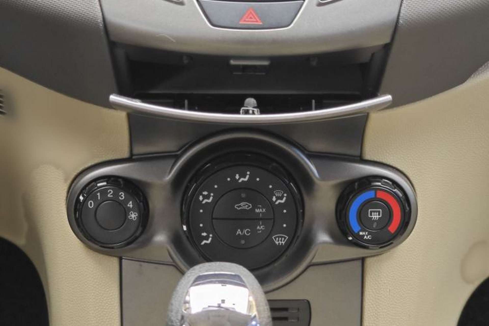 Used Ford Fiesta 2011 Sedan 1.5L Automatic Fashion Edition Interior 7