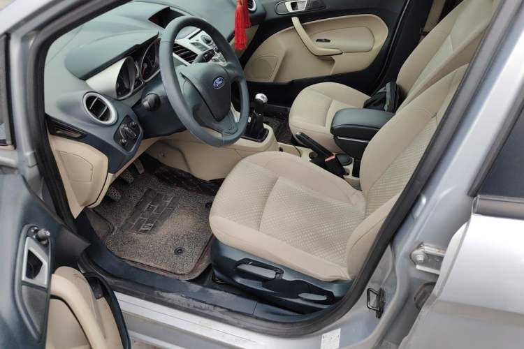 Used Ford Fiesta 2011 Sedan 1.5L Manual Fashion Edition Left Front Seat