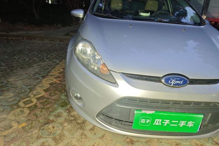 Used Ford Fiesta 2011 Hatchback 1.5L Automatic Fashion Edition Right Front Headlight