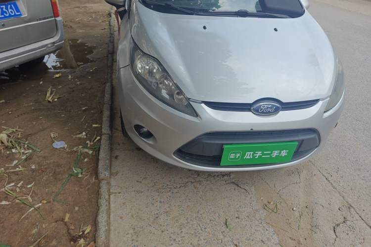 Used Ford Fiesta 2011 Sedan 1.5L Manual Fashion Edition Right Front Headlight
