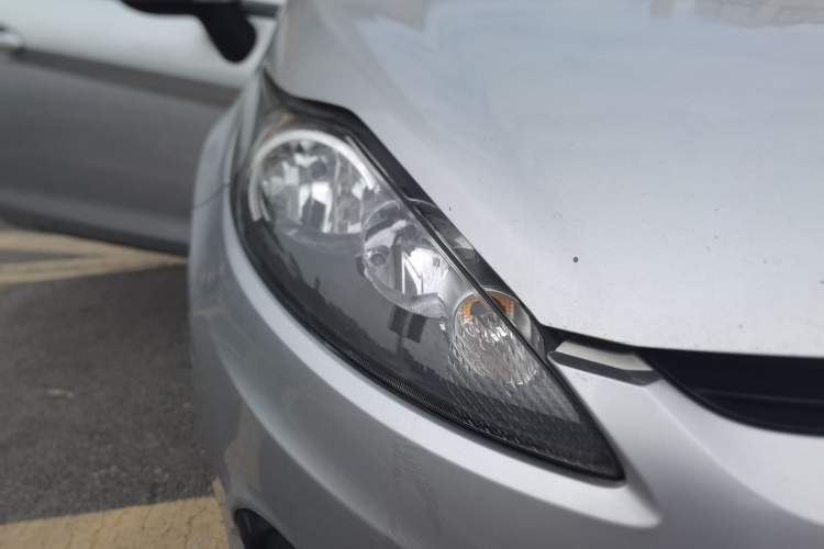 Used Ford Fiesta 2011 Sedan 1.5L Automatic Fashion Edition Right Front Headlight