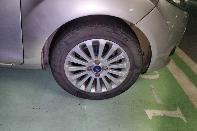 Used Ford Fiesta 2011 Sedan 1.5L Automatic Fashion Edition Right Front Wheel Hub