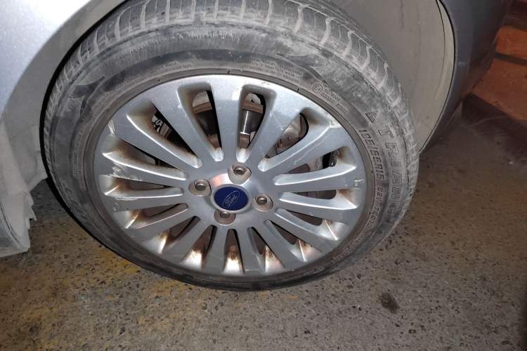 Used Ford Fiesta 2011 Sedan 1.5L Automatic Fashion Edition Right Front Wheel Hub