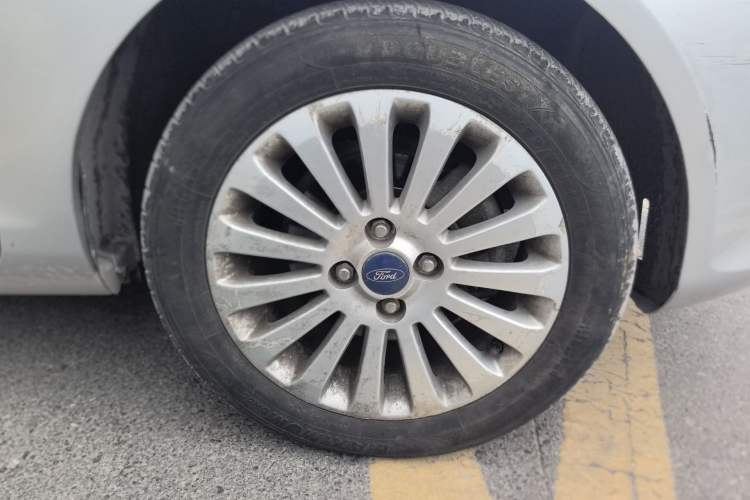 Used Ford Fiesta 2011 Sedan 1.5L Automatic Fashion Edition Right Front Wheel Hub