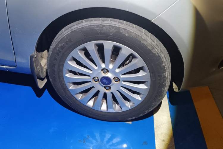 Used Ford Fiesta 2011 Sedan 1.5L Manual Fashion Edition Right Front Wheel Hub