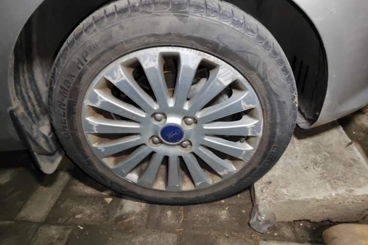 Used Ford Fiesta 2011 Sedan 1.5L Automatic Fashion Edition Right Front Wheel Hub