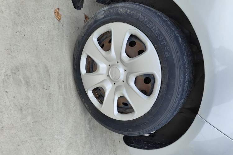 Used Ford Fiesta 2011 Sedan 1.5L Manual Fashion Edition Right Front Wheel Hub