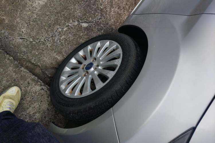 Used Ford Fiesta 2011 Hatchback 1.5L Automatic Fashion Edition Right Front Wheel Hub