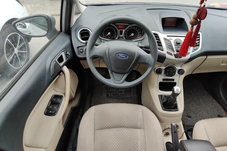 Used Ford Fiesta 2011 Sedan 1.5L Manual Fashion Edition Steering Wheel
