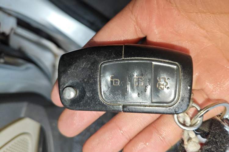 Used Ford Fiesta 2011 Sedan 1.5L Automatic Fashion Edition Vehicle Key
