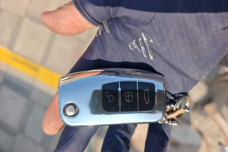 Used Ford Fiesta 2011 Hatchback 1.5L Automatic Fashion Edition Vehicle Key