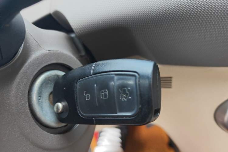 Used Ford Fiesta 2011 Sedan 1.5L Automatic Fashion Edition Vehicle Key
